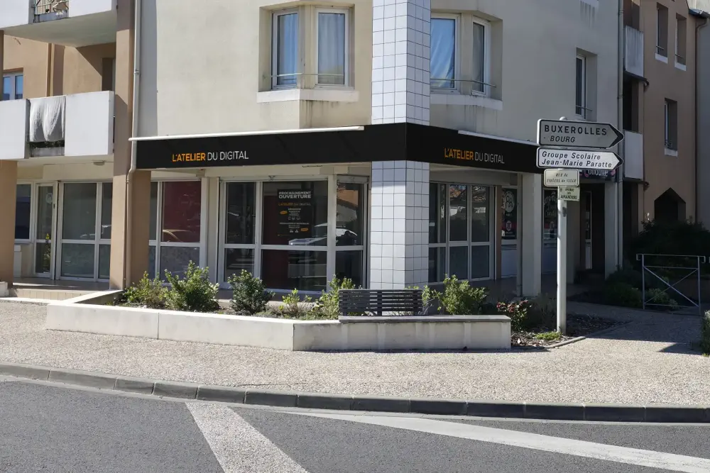 La boutique L’Atelier du Digital à Buxerolles : réparation de téléphones et de matériel informatique